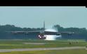 Το B-52 για πρώτη φορά στο Oshkosh AirVenture με μια εντυπωσιακή προσγείωση [video]