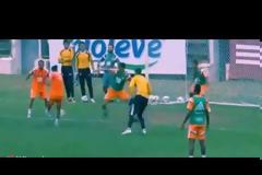ΑΠΙΣΤΕΥΤΟ... SHOW ΑΠΟ ΡΟΝΑΛΝΤΙΝΙΟ! *ΒΙΝΤΕΟ*
