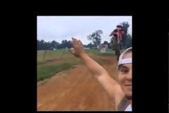 Το πιο αποτυχημένο high five στην ιστορία των high fives [video]