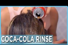 Απίστευτο… έλουσε τα μαλλιά της με Coca Cola και δείτε αποτέλεσμα [video]
