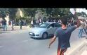Απίστευτο βίντεο ντοκουμέντο! Μετανάστες επιτίθενται στο αυτοκίνητο της Ασφάλειας Κω