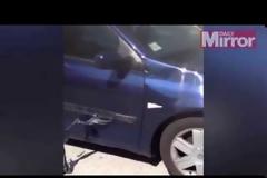 Αυτοκίνητο άρχισε να...λιώνει από τη ζέστη! Άφωνος ο οδηγός... [video]