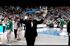ΕΔΩΣΕ ΤΑ... «ΚΛΕΙΔΙΑ» ΣΤΟΝ ΠΛΑΘΑ! *ΒΙΝΤΕΟ*