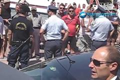 Κως: Δεύτερο επεισόδιο αποδοκιμασιών κατά Αβραμόπουλου και Τίμερμανς