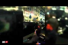 ΦΥΓΑΔΕΥΤΗΚΕ ΑΠΟ ΜΠΑΡ ΓΙΑ ΝΑ ΜΗΝ ΤΙΣ... ΦΑΕΙ Ο ΠΙΚΕ! *ΒΙΝΤΕΟ*