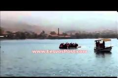 Απόβαση μεταναστών μέσα στο λιμάνι Μολυβου Λέσβου....με την συνοδεία ξένων οπερατέρ [video]