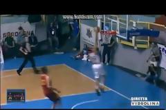 ΤΟ ΚΑΡΦΩΜΑ ΤΟΥ... ΜΟΥΡΑΤΟΥ ΜΕ ΤΗΝ ΓΑΛΑΤΑΣΑΡΑΪ! *ΒΙΝΤΕΟ*