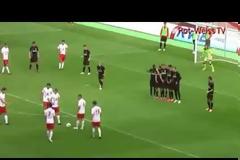 Τρελή κομπίνα σε εκτέλεση φάουλ!