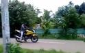 Κόλπο με μοτοσυκλέτα πάει στραβά – Όχι όμως με τον τρόπο που δείχνει αρχικά… [video]