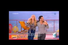 Κρεμάστηκε από το μπαλκόνι ο Λευτέρης Ελευθερίου - Ουρλιαχτά και πανικός στο στούντιο του Mega! [video]