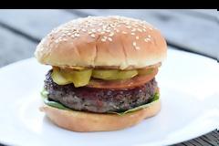 Δείτε το περίφημο (χορτοφαγικό) burger του Bill Gates [video]