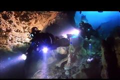 Παγιδεύτηκαν σε υποθαλάσσια σπηλιά [video]