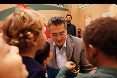 Ο υποψήφιος πρόεδρος της ΝΔ Απόστολος Τζιτζικώστας στην Κιβωτό του Κόσμου [photo+video-