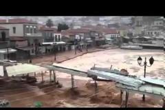 Εικόνες που κόβουν την ανάσα! Η Ύδρα πνίγηκε από την κακοκαιρία!
