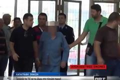 Βίντεο από την προσαγωγή του 80χρονου κατηγορούμενου στην Ηλεία