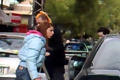 Τα μπινελίκια της ζωής του άκουσε ο ενοχλητικός τύπος μεσημεριάτικα στο κέντρο της Αθήνας [video]