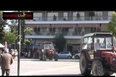 Τα τρακτέρ κατέλαβαν την πλατεία Πλαστήρα [photos+video]