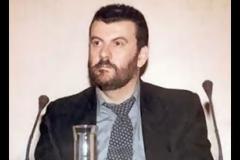 Έβαλαν τον Μέγα Αλέξανδρο, μαζί με την Κοκκινοσκουφίτσα και τον Καραγκιόζη [video]