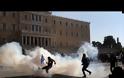 ΜΑΧΗ ΣΩΜΑ ΜΕ ΣΩΜΑ ΜΕΤΑΞΥ ΑΓΡΟΤΩΝ ΚΑΙ ΑΣΤΥΝΟΜΙΚΩΝ ΣΤΟ ΣΥΝΤΑΓΜΑ