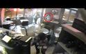 Συγκλονιστικό βίντεο: Η στιγμή που μια τυχερή γυναίκα γλιτώνει τις σφαίρες στη σφαγή του Παρισιού.... [video]