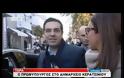 ΑΠΙΣΤΕΥΤΟ: Ο Τσίπρας έχει και θαυμάστρια - Του φώναζε Αχ αγόρι μου γλυκό στο Κερατσίνι [video]