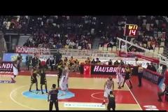 Η ΠΑΡΑΚΑΜΕΡΑ ΤΗΣ ΝΙΚΗΣ ΤΟΥ ΟΛΥΜΠΙΑΚΟΥ ΣΤΟ ΣΕΦ ΜΕ ΤΗ ΜΑΤΙΑ... ΤΟΥ ΑΡΗ *ΒΙΝΤΕΟ*