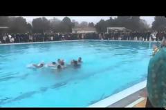 Βούτηξε για τον Σταυρό βουλευτής της Ένωσης Κεντρώων [photos+video]