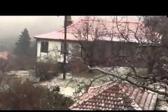 Πυκνή χιονόπτωση και πολικό ψύχος στα ορεινά της Αχαϊας - Που χρειάζονται αντιολισθητικές αλυσίδες
