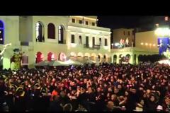 Πατρινό καρναβάλι 2016 - Χιλιάδες κόσμου στην τελετή έναρξης [video]