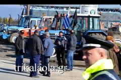 ΤΡΙΚΑΛΑ: Αγρότες απέκλεισαν την είσοδο της πόλης [video]