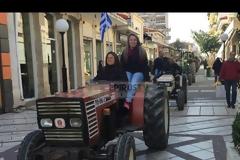 Το μήνυμα των αγροτών απο την πατρίδα του Πρωθυπουργού:Μέχρι και τον οβελία ..στους δρόμους θα τον ψήσουμε [photo+video]