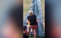 Έχτισαν μια γιγαντιαία νεροτσουλήθρα στον κήπο τους. Εντυπωσιακό [video]