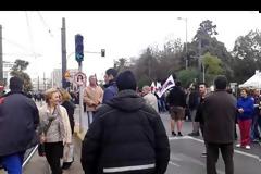 ΜΟΛΟΤΟΦ ΚΑΙ ΦΩΤΙΕΣ ΣΤΟ ΚΕΝΤΡΟ ΤΗΣ ΑΘΗΝΑΣ VD