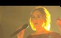 Η στιγμή που η Adele μένει κάγκελο στα Grammy Awards αφού της έκλεισαν... τον ήχο! [video]