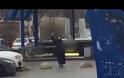 Συναγερμός στη Ρωσία: Γυναίκα κρατούσε το κεφάλι του παιδιού και απειλούσε να ανατιναχθεί... [video]