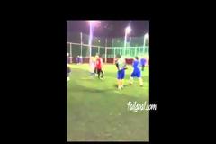 Απίστευτο ξύλο σε γήπεδο 5Χ5!