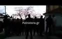 Τραγικές σκηνές στην κηδεία του: Με χειροκροτήματα και υπό τους ήχους των τραγουδιών του το τελευταίο αντίο στον Δημήτρη Κατσαντώνη [photos+video]