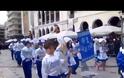 Πατρινό Καρναβάλι 2016: Ο Τσίπρας, ο Κυριάκος, ο Πλουτοκράτης, η όμορφη Βασίλισσα και οι χιλιάδες καρναβαλιστές [video]