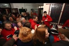 Ο ΘΡΥΛΟΣ ΓΙΟΡΤΑΣΕ ΤΑ ΚΟΥΛΟΥΜΑ ΜΕ ΤΟΥΣ ΠΕΙΡΑΙΩΤΕΣ! (PHOTOS & VIDEO)