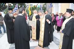 Φωτογραφίες και video από την υποδοχή του ιερού λειψάνου του Ευαγγελιστού Λουκά στον Πειραιά [video]