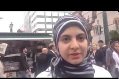 Η μαθήτρια με τη μαντίλα στην παρέλαση στο Σύνταγμα