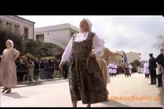 25η Μαρτίου, Λήμνος : Γερμανίδα παρέλασε με παραδοσιακή φορεσιά! [photo+video]