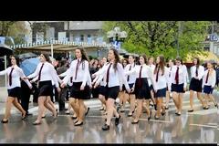 Όλη η πολιτική παρέλαση της 25ης Μαρτίου 2016 στα Τρίκαλα [video]