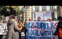 ΠΕΡΙΜΕΝΟΝΤΑΣ ΜΑΤΑΙΑ ΤΟ ΑΝΟΙΓΜΑ ΤΩΝ ΣΥΝΟΡΩΝ