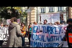 ΠΕΡΙΜΕΝΟΝΤΑΣ ΜΑΤΑΙΑ ΤΟ ΑΝΟΙΓΜΑ ΤΩΝ ΣΥΝΟΡΩΝ