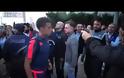 ΕΤΣΙ ΥΠΟΔΕΧΤΗΚΑΝ ΤΟΝ ΘΡΥΛΟ...ΣΤΟ ΑΓΡΙΝΙΟ! *ΒΙΝΤΕΟ*