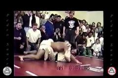 Αυτή είναι αναμέτρηση: Bodybuilder προκαλεί αθλητή μαύρης ζώνης στο Jui Jitsu και τότε... [video]