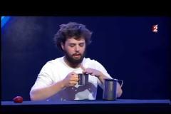 ΑΠΙΣΤΕΥΤΟΣ! Πραγματικά έχει τα πιο γρήγορα χέρια [video]