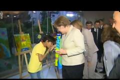 Δείτε πώς ένα προσφυγόπουλο χαιρέτησε τη Μέρκελ στην Τουρκία [video]