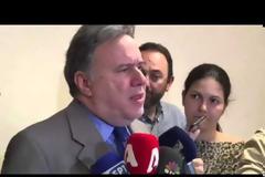 ΑΚΑΡΠΗ Η ΣΥΝΑΝΤΗΣΗ ΚΑΤΡΟΥΚΑΛΟΥ ΜΕ ΤΟΥΣ ΔΗΜΟΣΙΟΓΡΑΦΟΥΣ
